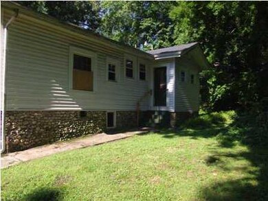 230 Lakeview Dr, Rossville, GA 30741 - photo 6