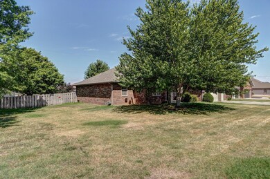 703 N Ellen St-3