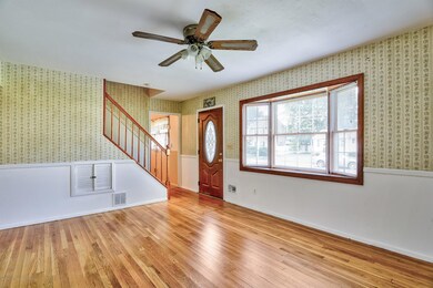 004_Living Room