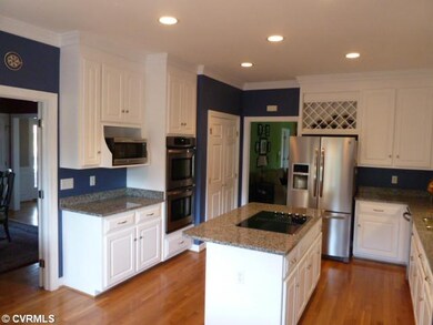 Kitchen - NEWly remodeled kitchen with new stainle