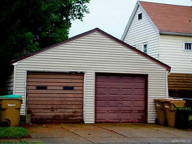 Garage.