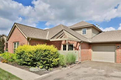 947 Village Brook Way unit 947, Columbus, OH 43235 - photo 2