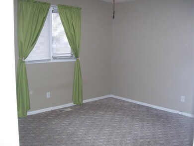 207 W Redwood Dr, North Platte, NE 69101 - photo 6