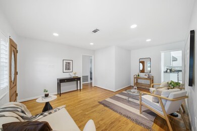 6335 Waltway Dr, Houston, TX 77008 - photo 5