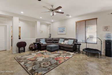 3470 E Desert Ln-15