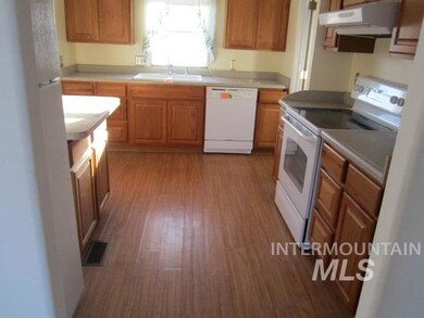 5095 Sage Rd, Homedale, ID 83628 - photo 4