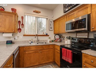 433 SW Pemberly Loop, McMinnville, OR 97128 - photo 7