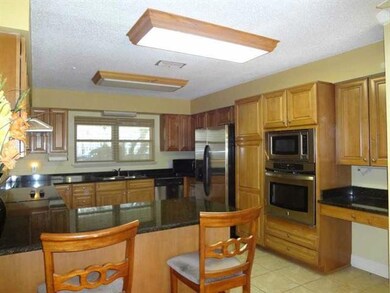 Kitchen. 5