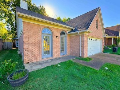 2250 Lake Hill Ct, Cordova, TN 38016 - photo 2