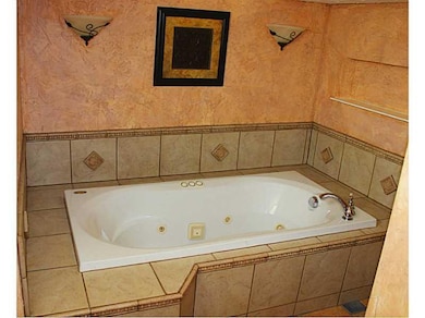 Master Bath/Spa.