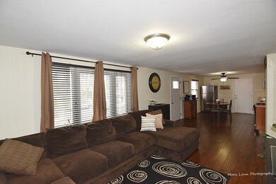 126 Siesta Rd, Carpentersville, IL 60110 - photo 5