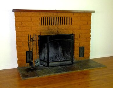 04-Fireplace