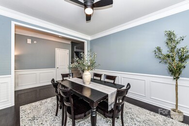 124 Carolinian Dr, Statesville, NC 28677 - photo 7