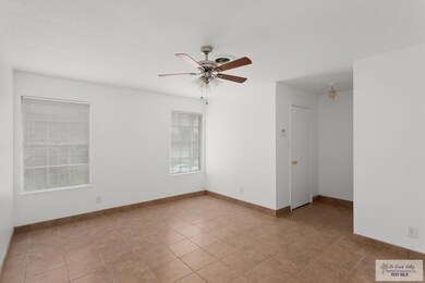 810 S Oregon Ave, Weslaco, TX 78596 - photo 7