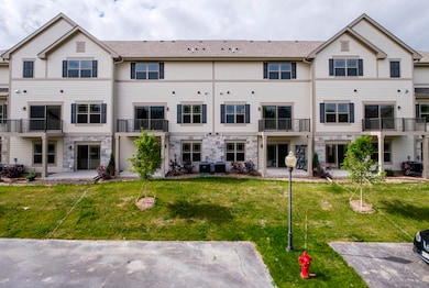 165 Aerie Cir unit 102, Brookfield, WI 53045 - photo 4