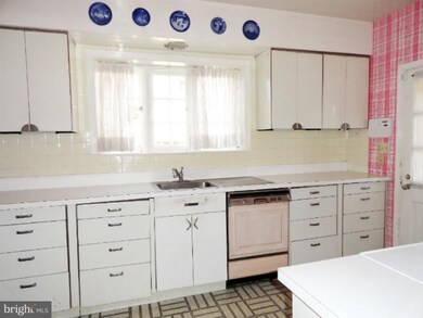 3404 Fallstaff Rd, Baltimore, MD 21215 - photo 3