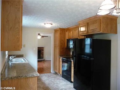 Kitchen - Gorgeous Kitchen with stylish counter to