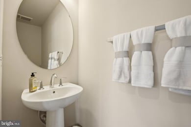 13170 Arches Rd, Herndon, VA 20170 - photo 5