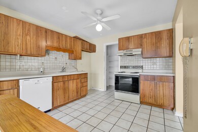 50 Plymouth Ct unit 5202B, Naperville, IL 60565 - photo 7