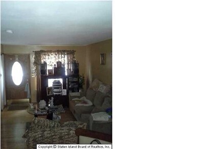 54 Studio Ln, Staten Island, NY 10304 - photo 2
