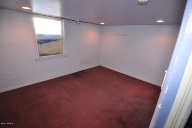 Den/Entertainment Room