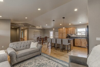 3007 Twin Creek Tr Ave, Cody, WY 82414 - photo 6