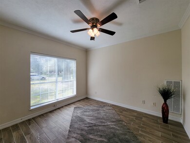 308 W 34th St, Houston, TX 77018 - photo 2