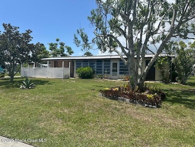 900 Oleander Cir, Sebastian, FL 32976 - photo 3