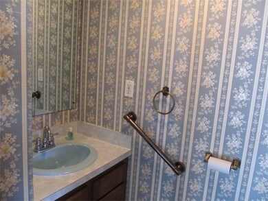 142 Quincy Shore Dr unit 156, Quincy, MA 02171 - photo 5