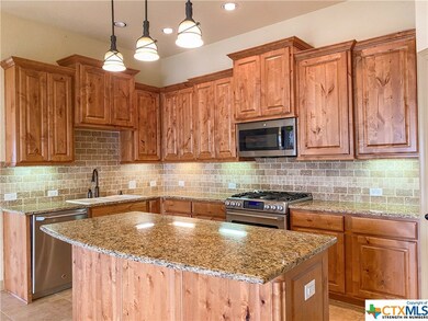 1625 Mikula Place, New Braunfels, TX 78130 - photo 5