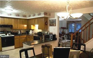 7529 Aspenpark Rd, Lorton, VA 22079 - photo 4