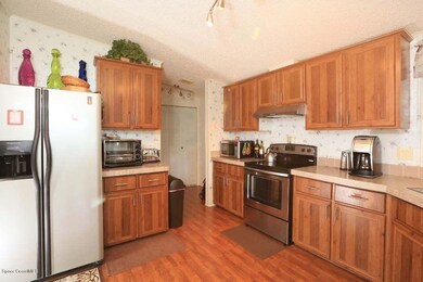 515 Sapote - Kitchen - View 1