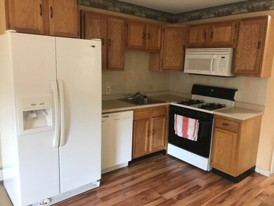 All Appliances including Dishwasher conveys with s