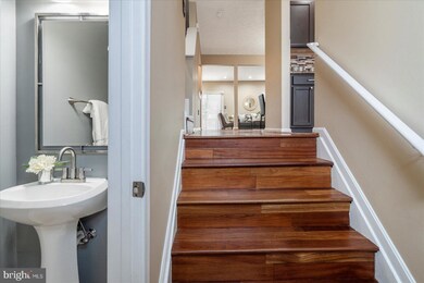 2707 Almond Ln, Springdale, MD 20774 - photo 5