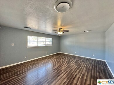 1105 S 23rd St, Copperas Cove, TX 76522 - photo 5