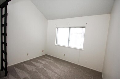 8030 Colony Ln, Lenexa, KS 66215 - photo 5