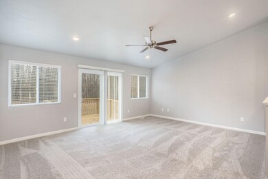 GWY011-i2060-Great Room3