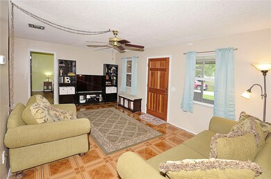 Living room 3