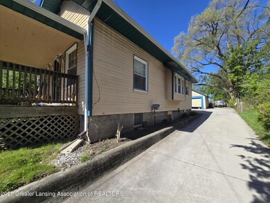 1045 N Larch St, Lansing, MI 48906 - photo 4