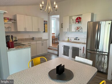 1010 Lossing Ave, Colonial Beach, VA 22443 - photo 5