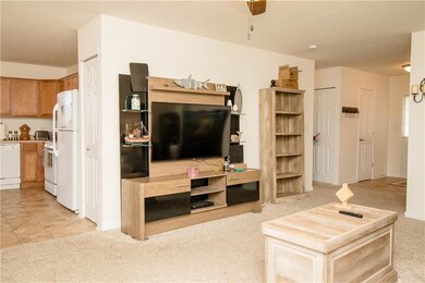 464 Southern Pines Dr, Whiteland, IN 46184 - photo 3