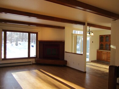 03LivingDiningArea
