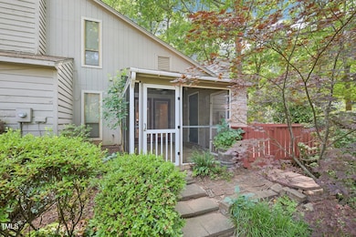 32-web-or-mls-Twin Oaks Pl-2105-032