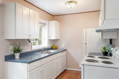 U10 Grandview Dr, South Burlington, VT 05403 - photo 4