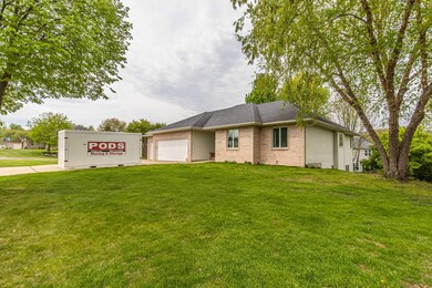 1164 Dolan Dr, Sun Prairie, WI 53590 - photo 2