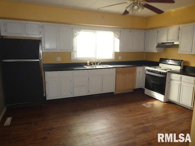 2280 West St, Jacksonville, IL 62650 - photo 5