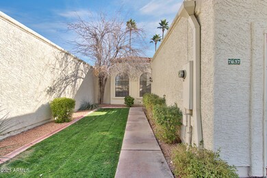 7637 S Taylor Dr, Tempe, AZ 85284 - photo 4