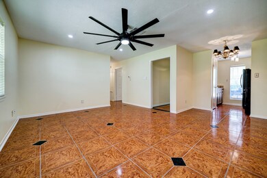 4538 Fallen Oaks Dr, Houston, TX 77091 - photo 3