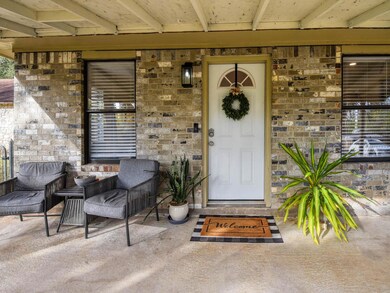 504 Hickory St, Smithville, TX 78957 - photo 4