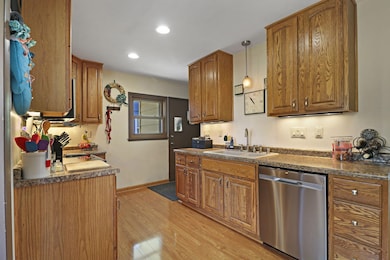 3466 E Waterford Ave, Saint Francis, WI 53235 - photo 7